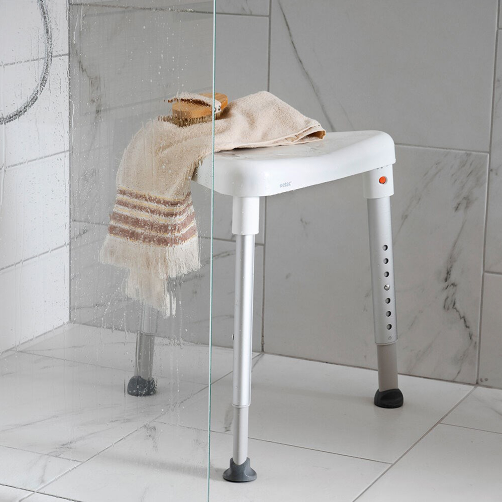 Duschhocker EDGE – ETAC – Anwendung