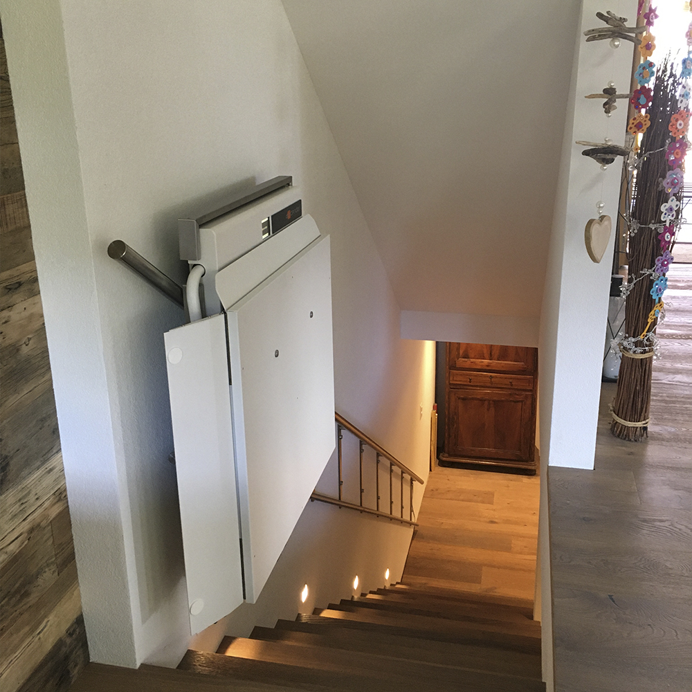 Info zu Plattformtreppenlift PLK8 / PLG7 – Ascendor